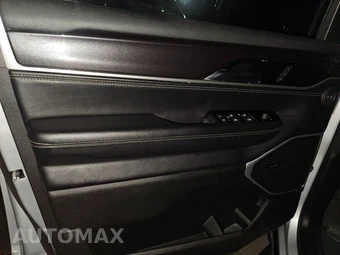 2023 Jeep Wagoneer L - miniatura 9
