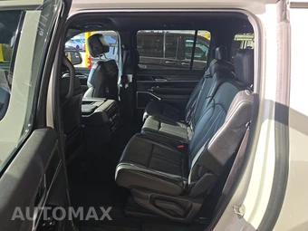 2023 Jeep Wagoneer L Series II - miniatura 13
