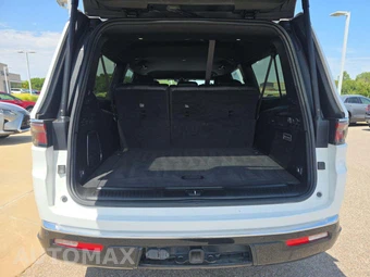 2023 Jeep Wagoneer L Series II - miniatura 12