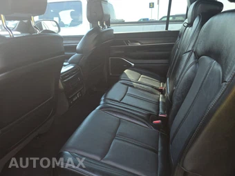 2023 Jeep Wagoneer L Series III - miniatura 13
