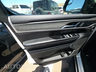 2023 Jeep Wagoneer L Series III - miniatura 9