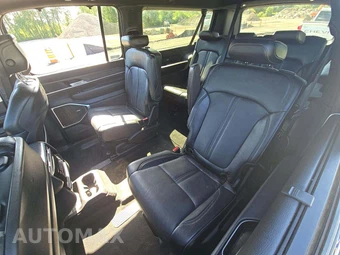 2023 Jeep Wagoneer L Series III - miniatura 10