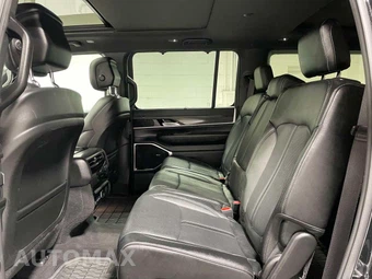 2023 Jeep Wagoneer L Series III - miniatura 18
