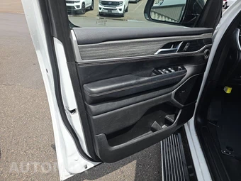 2023 Jeep Wagoneer Series III - miniatura 9