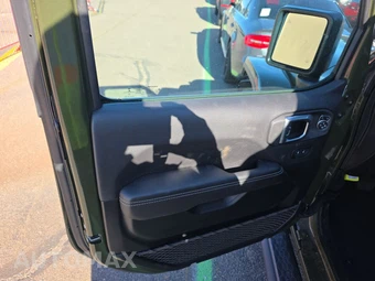 2023 Jeep Wrangler 4 Door Sahara - miniatura 9