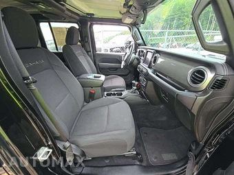 2023 Jeep Wrangler 4 Door Sahara - miniatura 18
