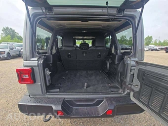 2023 Jeep Wrangler 4 Door Sahara Altitude - miniatura 11