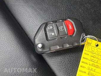 2023 Jeep Wrangler 4xe 4 Door Sahara - miniatura 8