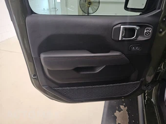 2023 Jeep Wrangler Rubicon 392 - miniatura 9