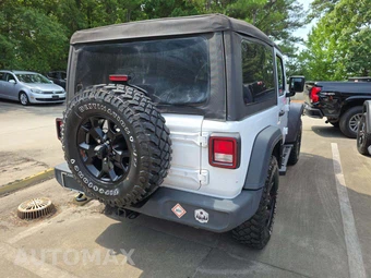 2023 Jeep Wrangler Willys - miniatura 3