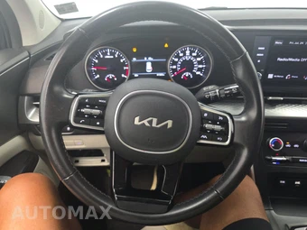 2023 Kia Carnival MPV LX w/ Seat Package 121.7" WB - miniatura 10