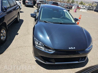 2023 Kia EV6 Wind – miniatura 2