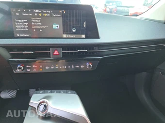 2023 Kia EV6 Wind - miniatura 11