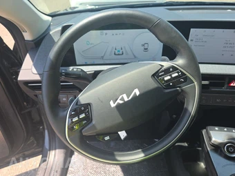 2023 Kia EV6 Wind - miniatura 10