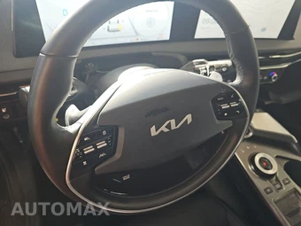 2023 Kia EV6 Wind - miniatura 10