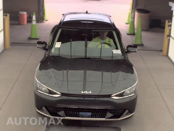 2023 Kia EV6 Wind - miniatura 2