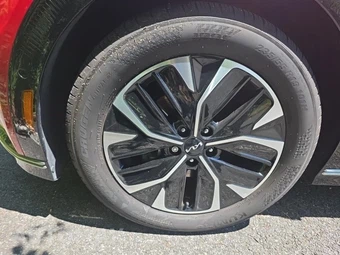 2023 Kia EV6 Wind - miniatura 17