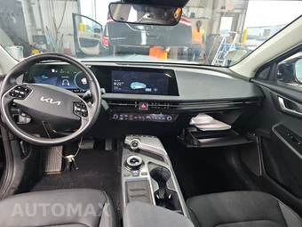 2023 Kia EV6 Wind - miniatura 11