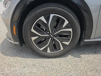 2023 Kia EV6 Wind – miniatura 17