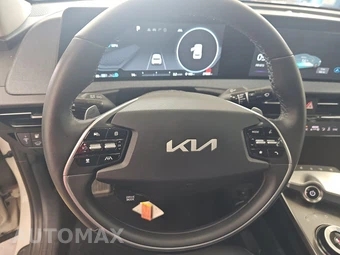 2023 Kia EV6 Wind - miniatura 10