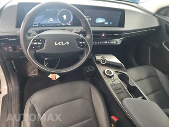 2023 Kia EV6 Wind - miniatura 11