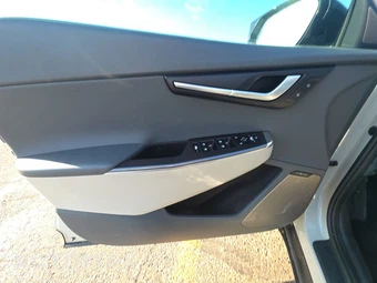 2023 Kia EV6 Wind - miniatura 9