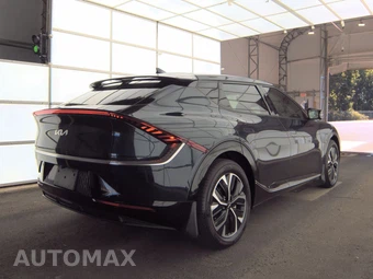 2023 Kia EV6 Wind - miniatura 4