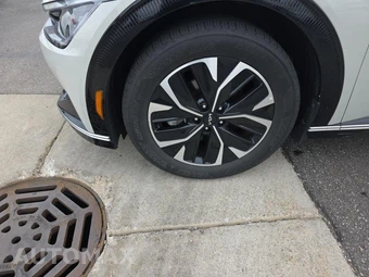 2023 Kia EV6 Wind - miniatura 18