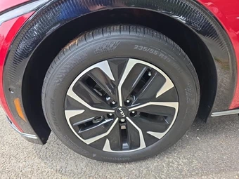 2023 Kia EV6 Wind - miniatura 17