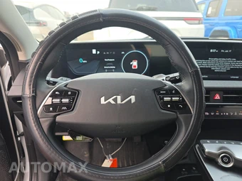 2023 Kia EV6 Wind - miniatura 10