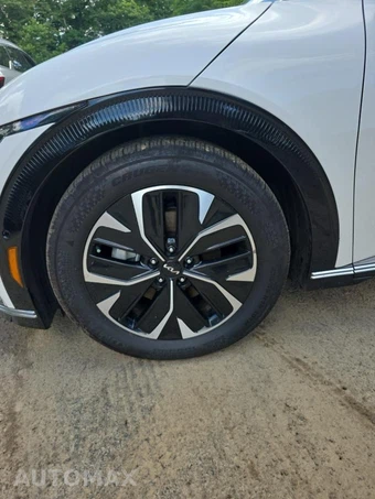 2023 Kia EV6 Wind - miniatura 17