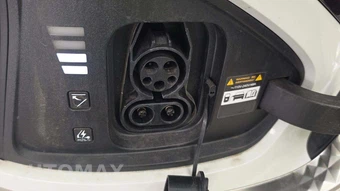 2023 Kia EV6 Wind - miniatura 23