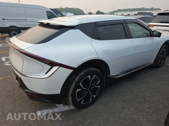 2023 Kia EV6 Wind - miniatura 4