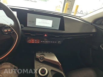 2023 Kia EV6 Wind - miniatura 11