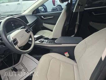 2023 Kia EV6 Wind - miniatura 7