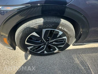 2023 Kia EV6 Wind - miniatura 17