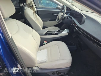 2023 Kia EV6 Wind - miniatura 8