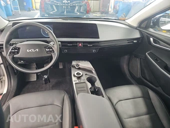 2023 Kia EV6 Wind - miniatura 11