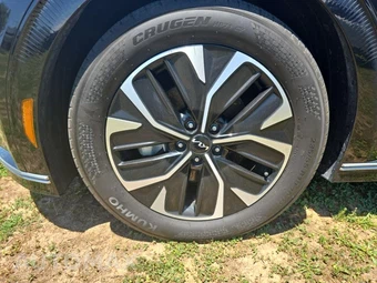 2023 Kia EV6 Wind - miniatura 17