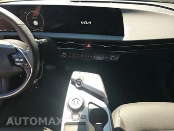 2023 Kia EV6 Wind - miniatura 11