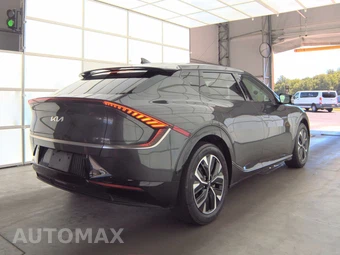 2023 Kia EV6 Wind - miniatura 4