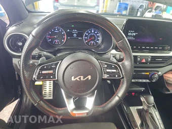 2023 Kia Forte GT - miniatura 10