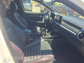 2023 Kia Forte GT - miniatura 8