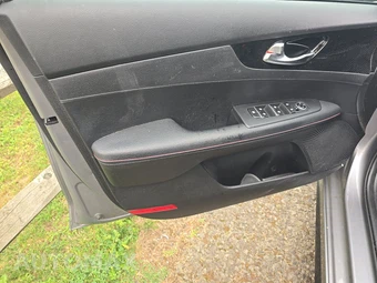 2023 Kia Forte GT - miniatura 9