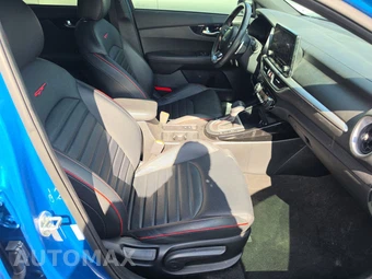 2023 Kia Forte GT - miniatura 8