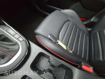 2023 Kia Forte GT - miniatura 8