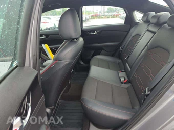 2023 Kia Forte GT - miniatura 10
