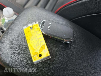 2023 Kia Forte GT - miniatura 8