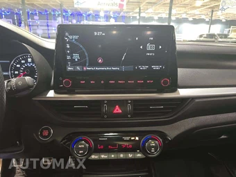 2023 Kia Forte GT - miniatura 10