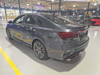 2023 Kia Forte GT - miniatura 2